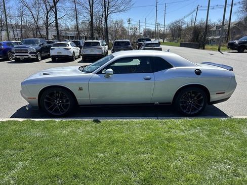 Certified 2023 Dodge Challenger R/T Scat Pack RWD image 5