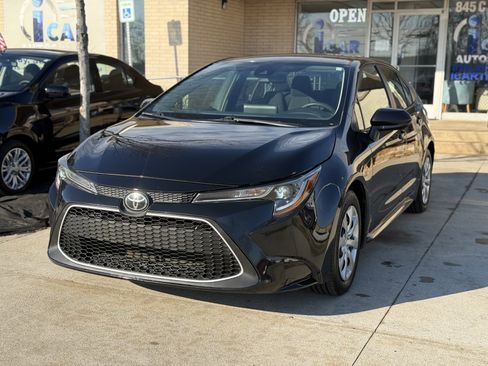 Used 2021 Toyota Corolla LE image 1