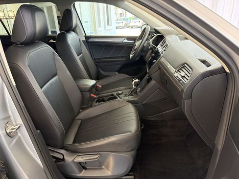 Used 2024 Volkswagen Tiguan SE AWD/4WD image 29
