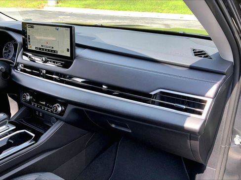 Used 2025 Mitsubishi Outlander SE FWD image 14
