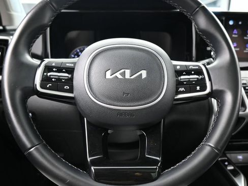 Used 2022 Kia Sorento EX w/ Panoramic Sunroof Package FWD image 29