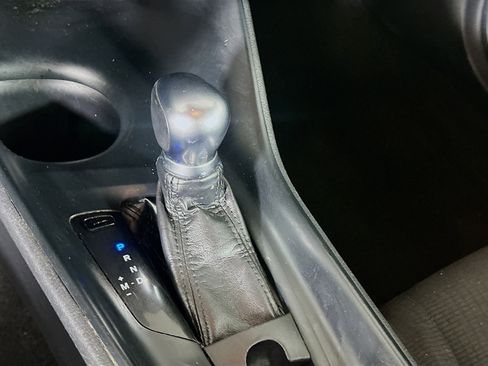 Used 2018 Toyota C-HR XLE FWD image 24