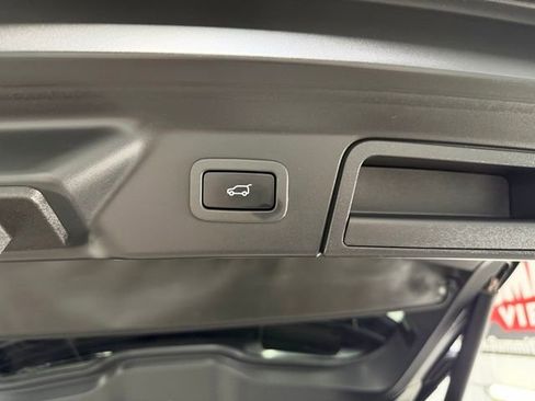 Used 2021 Land Rover Range Rover Velar R-Dynamic S AWD/4WD image 10