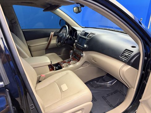 Used 2012 Toyota Highlander Limited w/ Tow Pkg AWD/4WD image 27