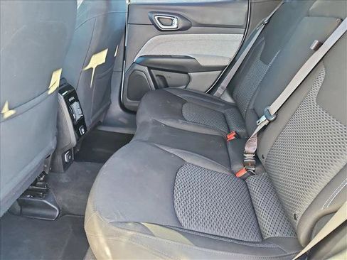 Used 2023 Jeep Compass Sport image 16