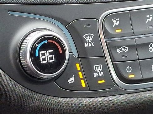 Used 2024 Chevrolet Malibu LT image 20