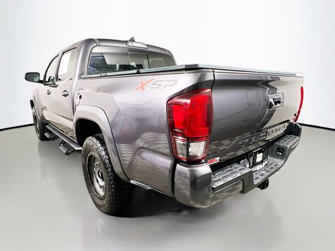 Used 2018 Toyota Tacoma SR5 image 8