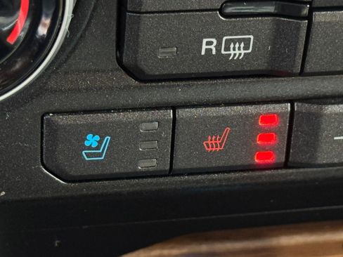 Used 2018 Ford F150 Lariat w/ Equipment Group 502A Luxury image 19