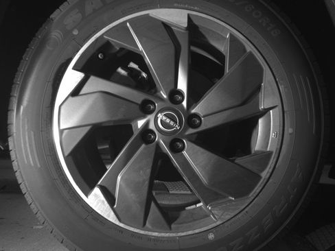 Used 2025 Nissan Rogue SV image 15