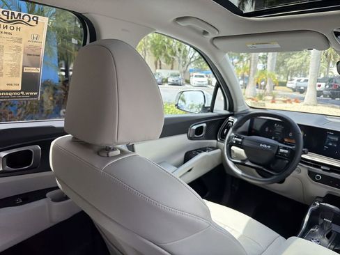 Used 2026 Kia Sorento S w/ S Panoramic Sunroof Package FWD image 17