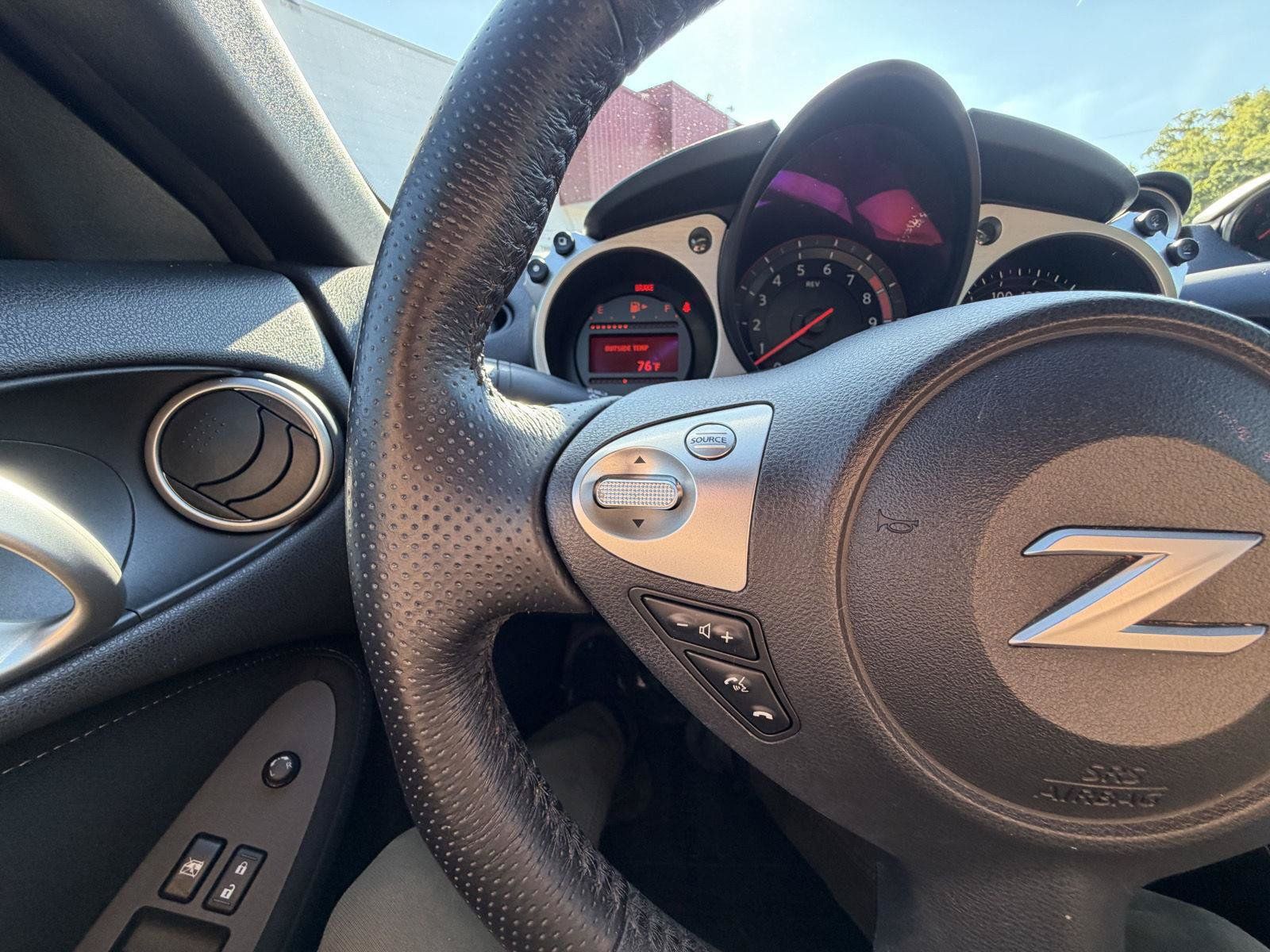 Used 2017 Nissan 370Z Coupe RWD image 12