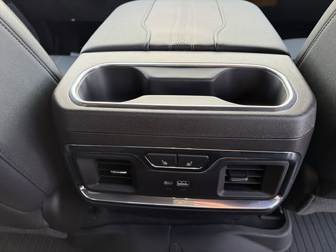 New 2026 Chevrolet Silverado 1500 High Country w/ Z71 Off-Road Package image 16