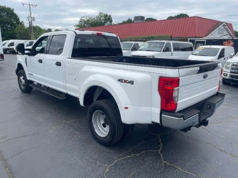Used 2022 Ford F350 XLT AWD/4WD image 3