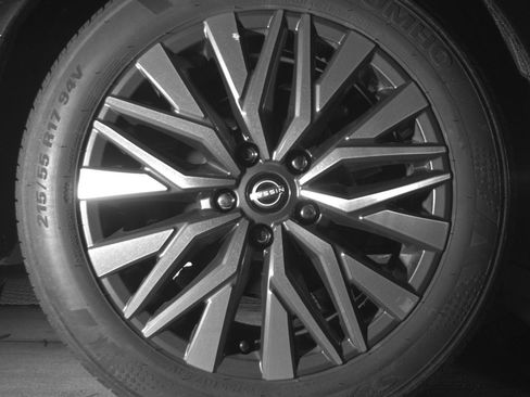 Used 2025 Nissan Altima 2.5 SV FWD image 15
