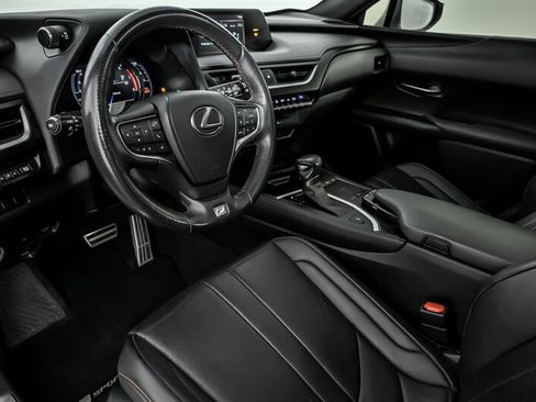 Used 2019 Lexus UX 200 image 16