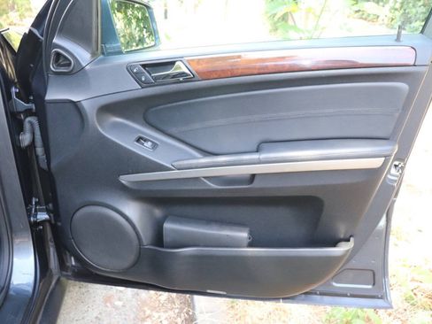Used 2011 Mercedes-Benz ML 350 2WD image 41