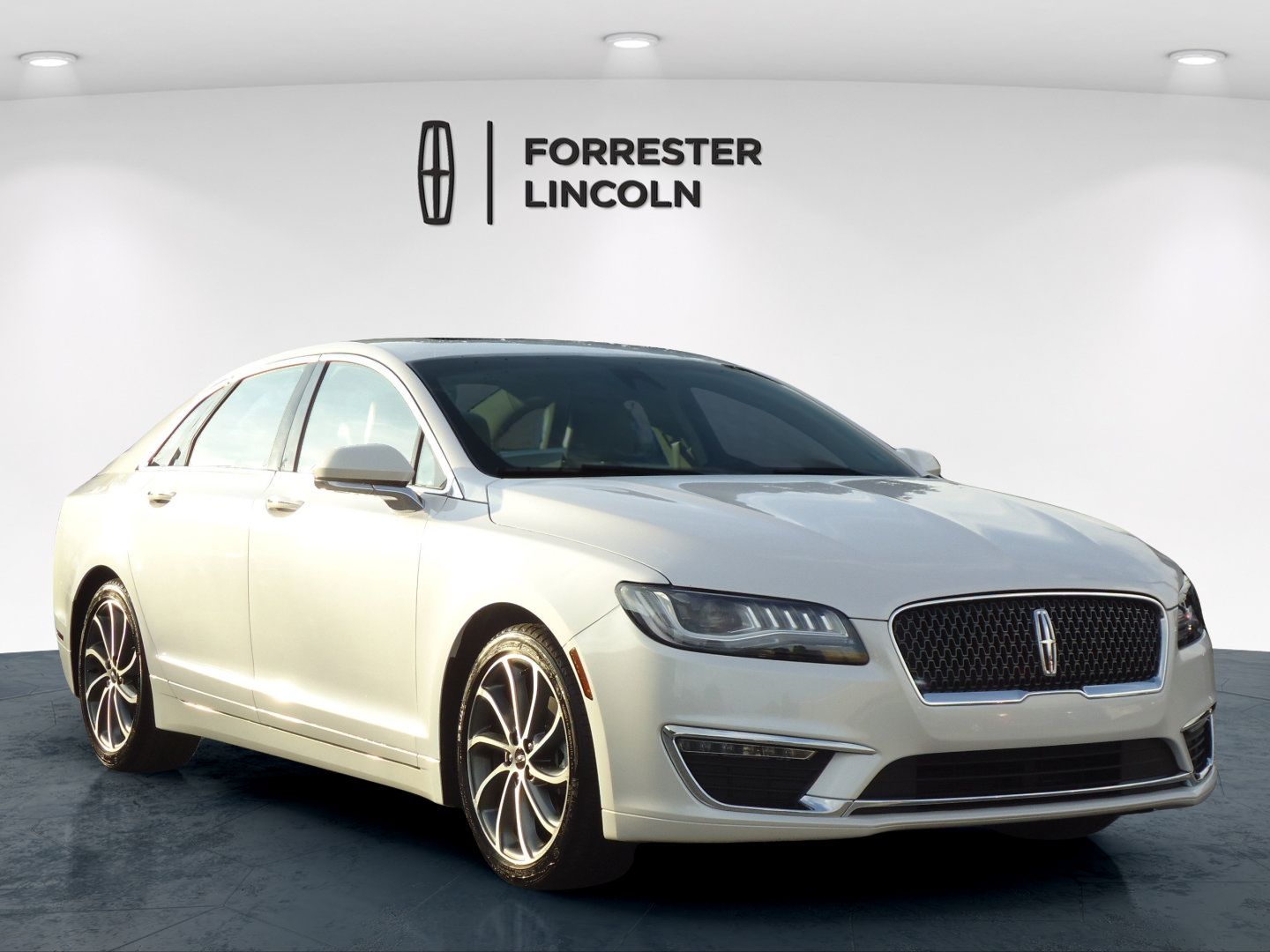 Used 2019 Lincoln MKZ Reserve w/ Reserve Plus Package FWD image 1