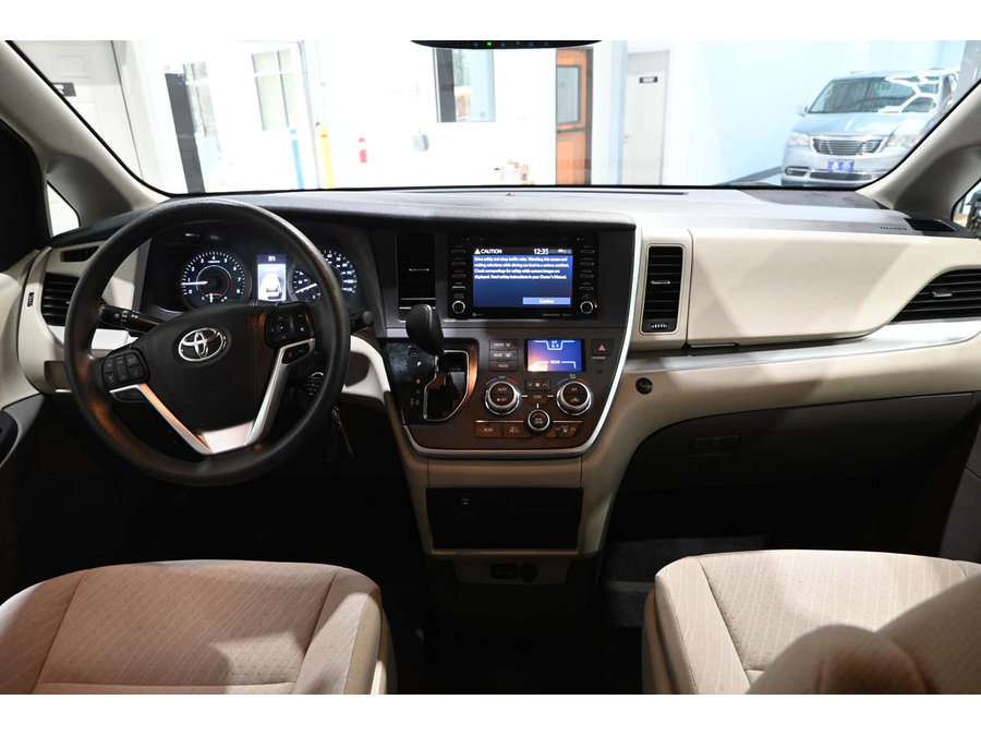 Used 2020 Toyota Sienna LE FWD image 22