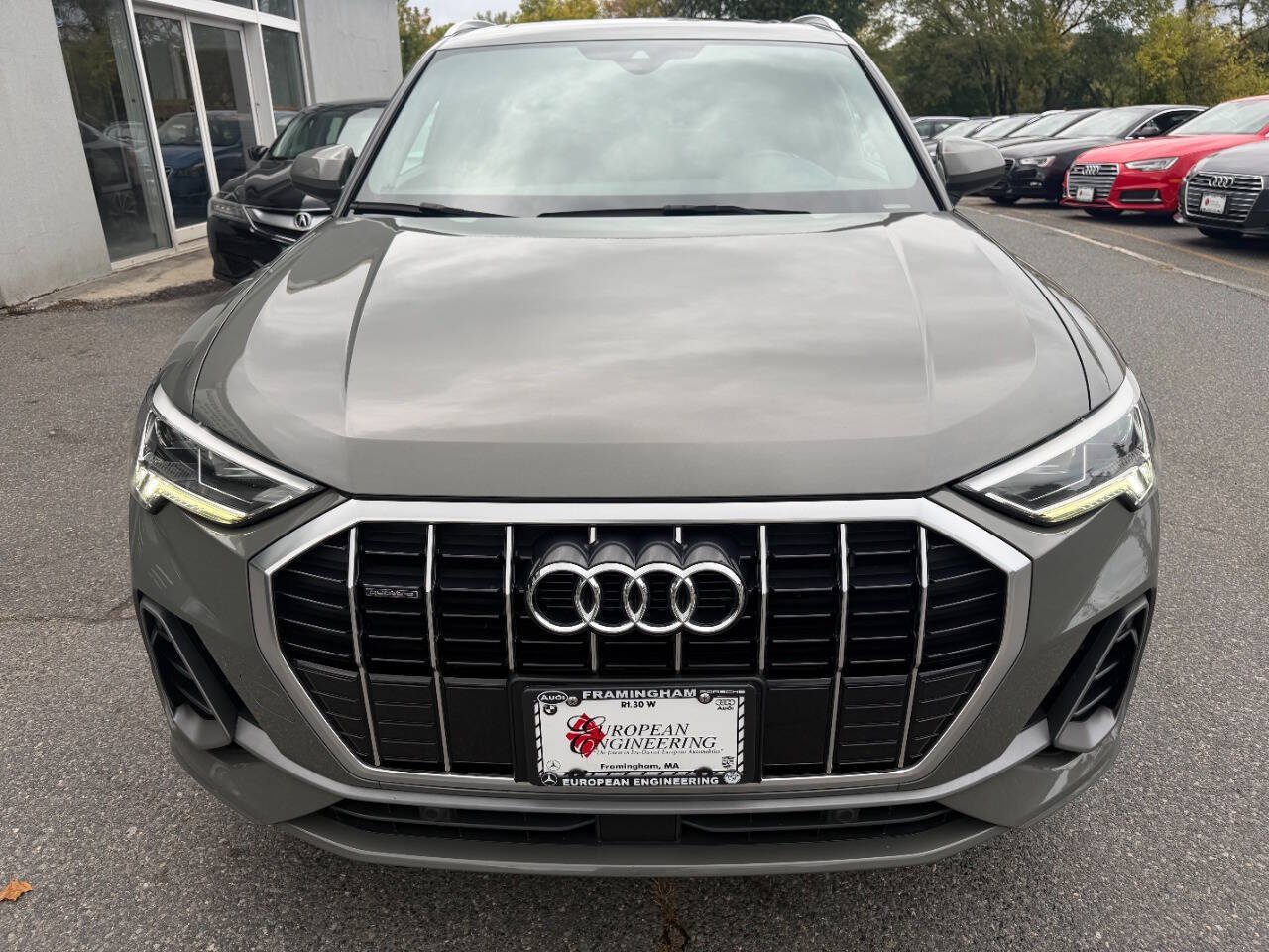 Used 2020 Audi Q3 2.0T Premium Plus w/ Premium Plus Package AWD/4WD image 2