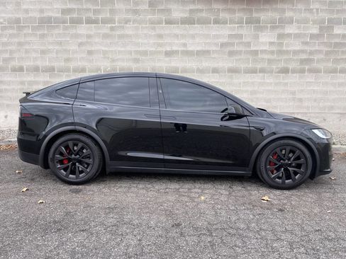 Used 2024 Tesla Model X Plaid image 8