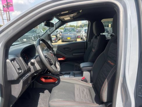 Used 2026 Nissan Frontier PRO-4X AWD/4WD image 27