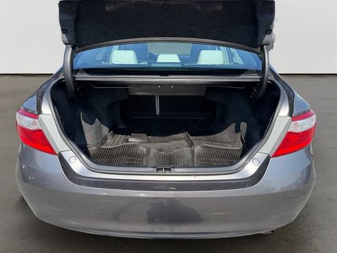 Used 2017 Toyota Camry XLE FWD image 11