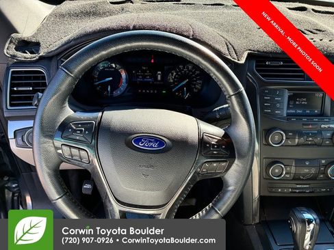 Used 2018 Ford Explorer XLT image 7