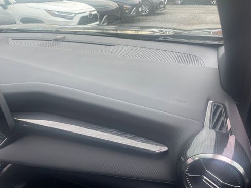 Used 2025 Chevrolet Equinox LT image 33