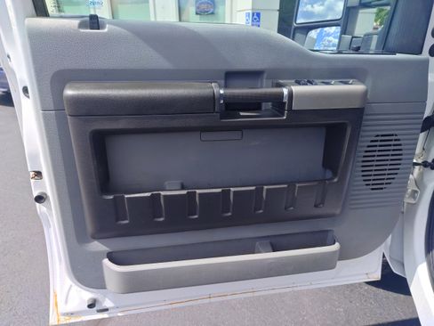 Used 2015 Ford F350 XLT w/ XTR Package image 9