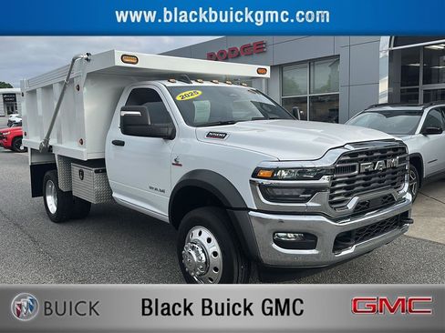 Used 2025 RAM 5500 4x4 Regular Cab image 1