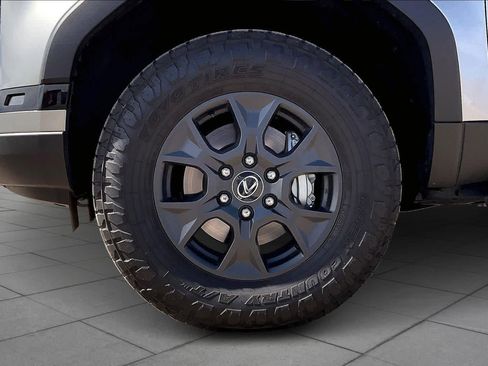 Used 2024 Lexus GX 550 image 10