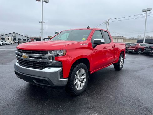 Used 2020 Chevrolet Silverado 1500 LT w/ Trailering Package image 3