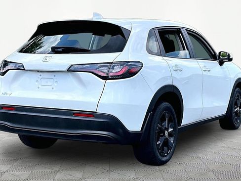 Used 2023 Honda HR-V LX image 6