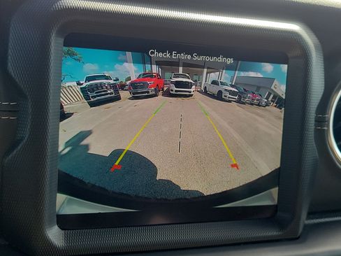 Used 2022 Jeep Wrangler Unlimited Sahara w/ LED Lighting Group AWD/4WD image 20