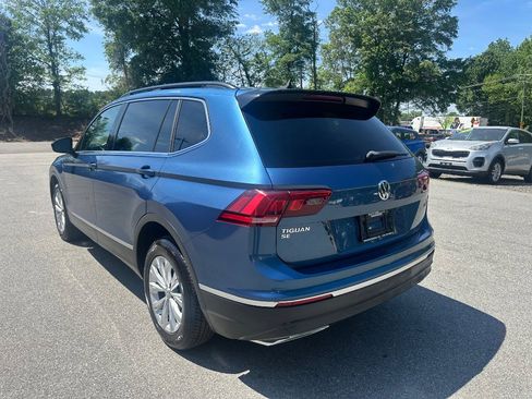 Used 2018 Volkswagen Tiguan SE w/ Panoramic Sunroof Package image 5