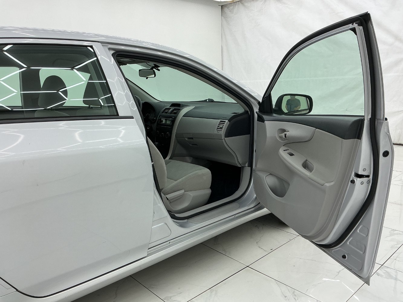 Used 2012 Toyota Corolla L FWD image 17