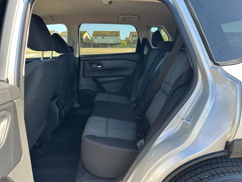 Used 2025 Nissan Rogue SV image 27