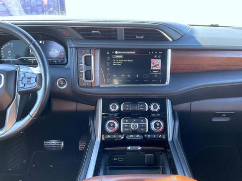 Used 2023 GMC Yukon Denali Ultimate image 13