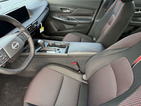 New 2026 Nissan Sentra SR w/ Floor Mat Package FWD image 13