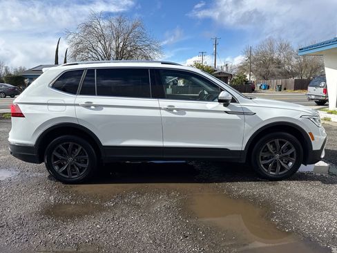 Used 2024 Volkswagen Tiguan SE image 6