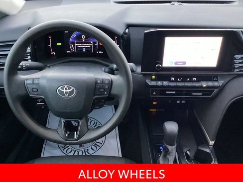 Used 2025 Toyota Camry LE image 16