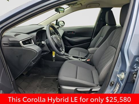 Used 2025 Toyota Corolla LE FWD image 22