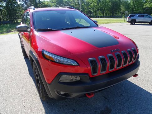 Used 2017 Jeep Cherokee 4WD Trailhawk w/ Cold Weather Group image 5