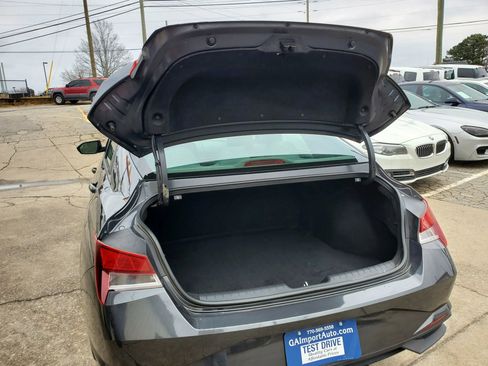 Used 2021 Hyundai Elantra SEL image 33