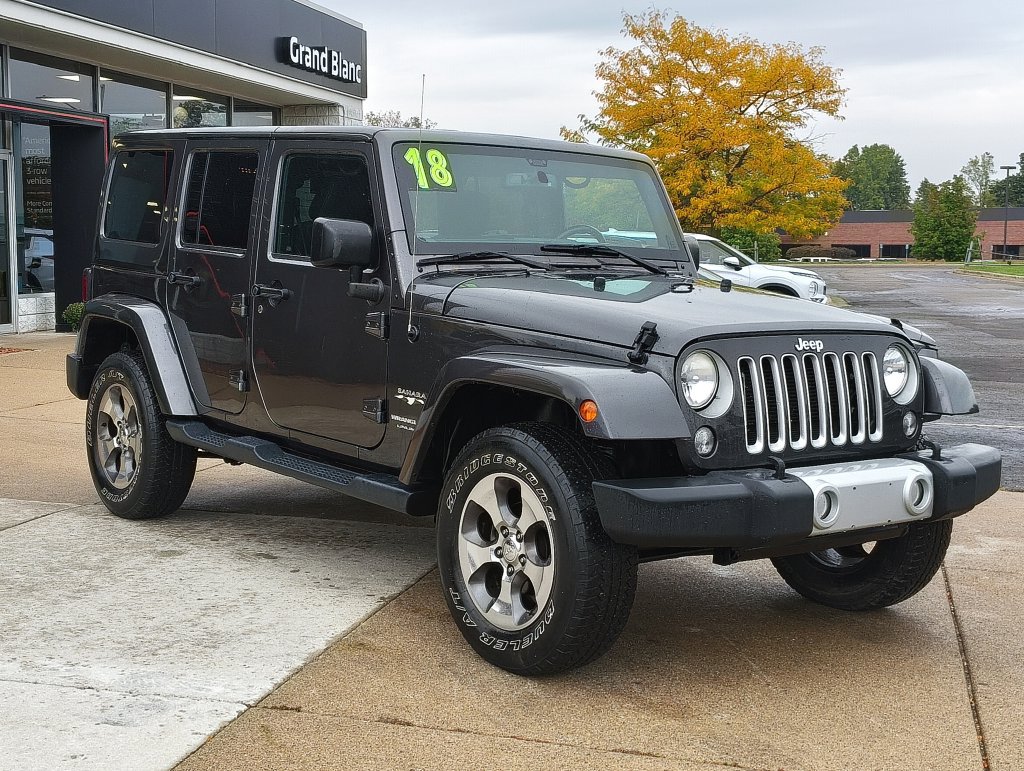 Used 2018 Jeep Wrangler Unlimited Sahara w/ Connectivity Group AWD/4WD image 3