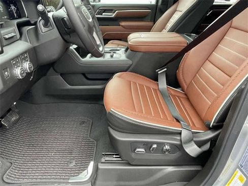 New 2026 GMC Sierra 2500 Denali Ultimate image 12