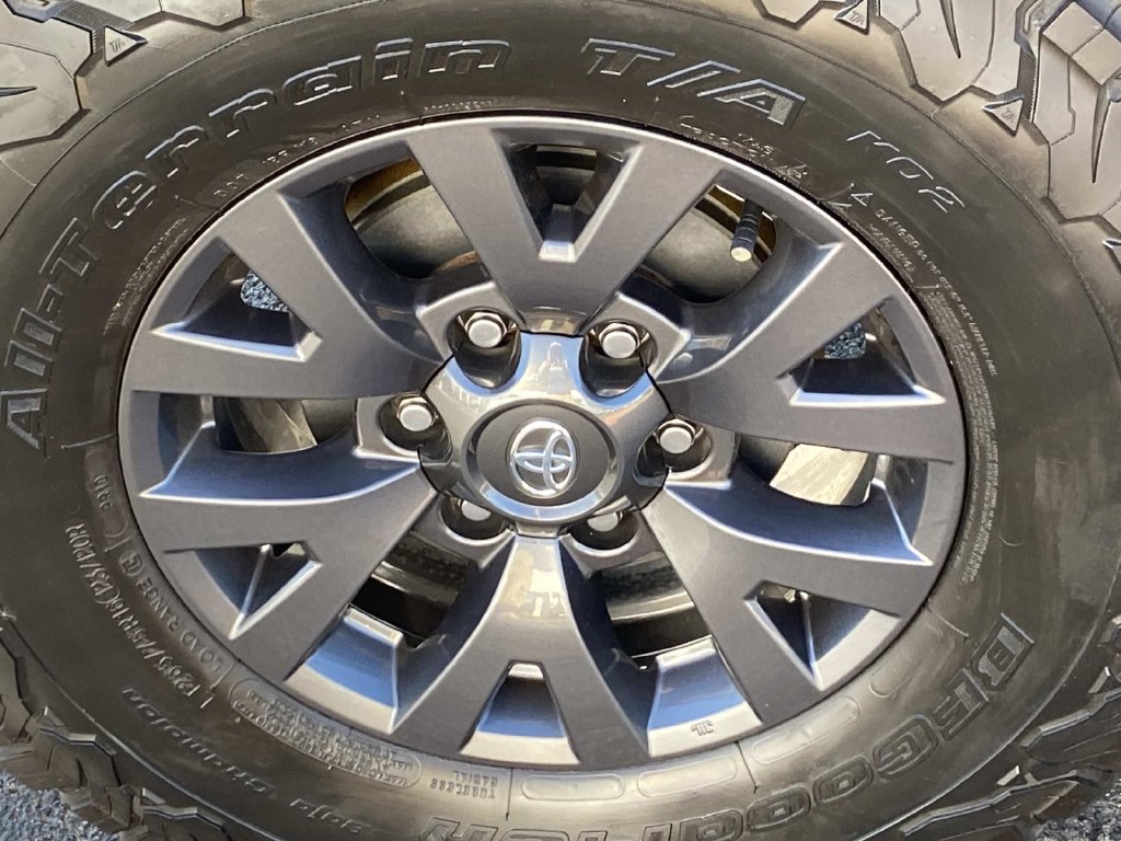 Used 2022 Toyota Tacoma SR5 AWD/4WD image 26