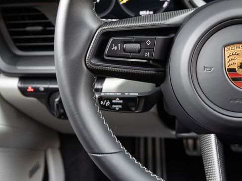 Certified 2022 Porsche 911 GT3 RWD image 15