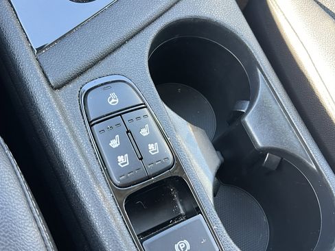 Certified 2022 Kia Niro EX Premium image 27