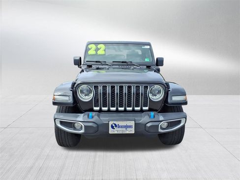 Used 2023 Jeep Wrangler Unlimited Sahara w/ Cold Weather Group image 9